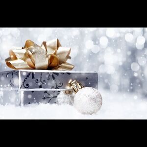 ‎Sweater Weather Mystery Box